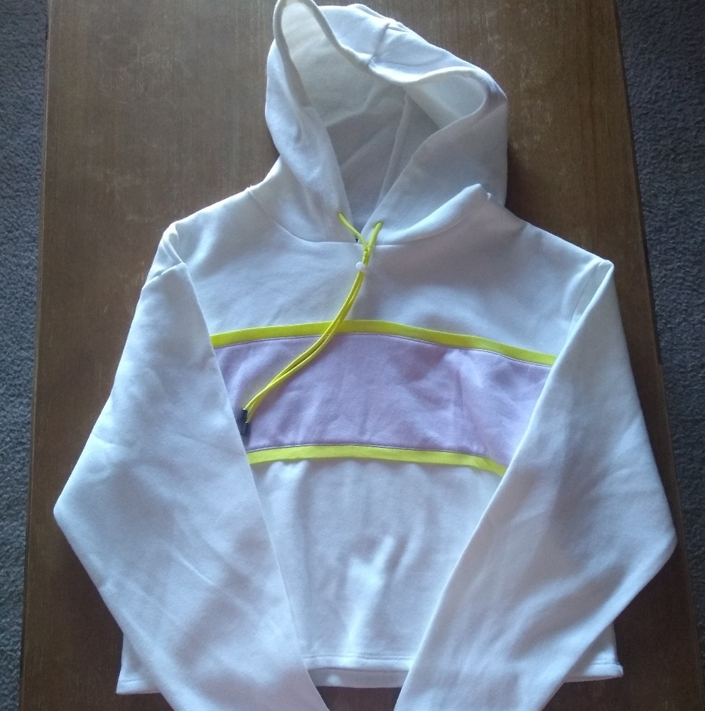 cropped sweatshirt!